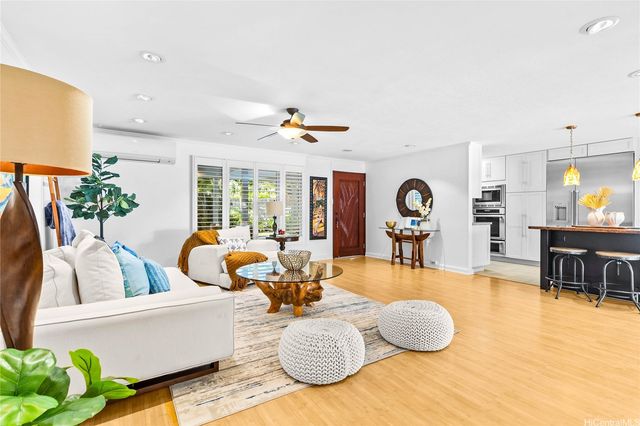738 Kanaha Street, Kailua, HI 96734