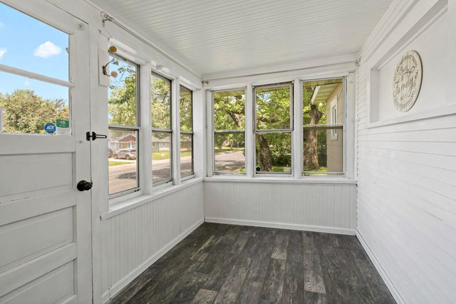 5740 Dupont Avenue N, Brooklyn Center, MN 55430