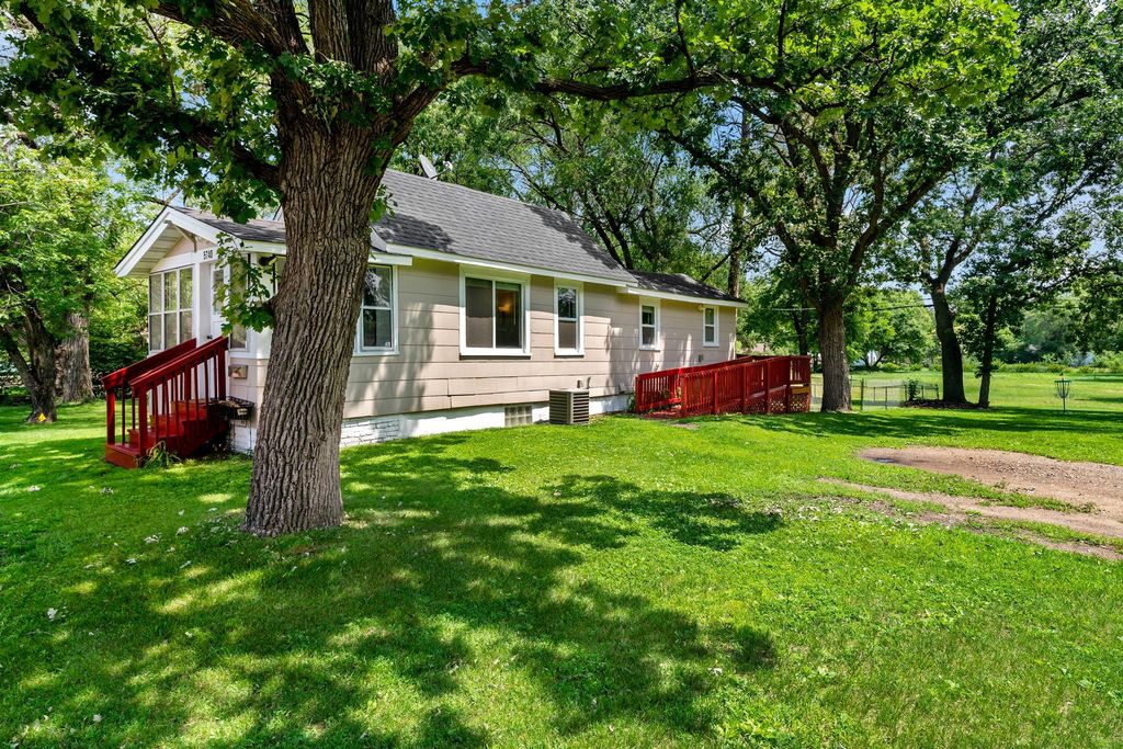 5740 Dupont Avenue N, Brooklyn Center, MN 55430 — photo 3