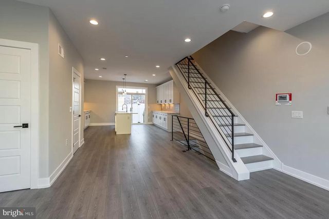 2406 N HOWARD ST, Philadelphia, PA 19133