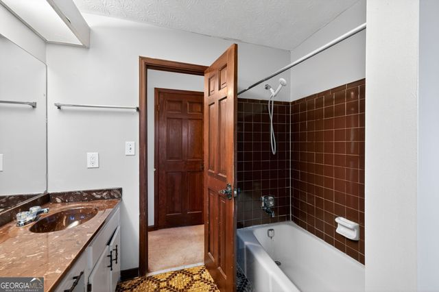 1378 Stoneleigh Hill Road, Lithonia, GA 30058