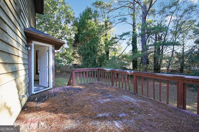 1378 Stoneleigh Hill Road, Lithonia, GA 30058