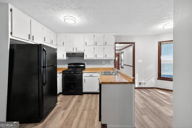 1378 Stoneleigh Hill Road, Lithonia, GA 30058