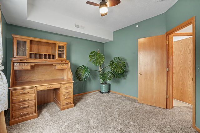 2824 Triple Crown Ln Unit 5, Iowa City, IA 52340