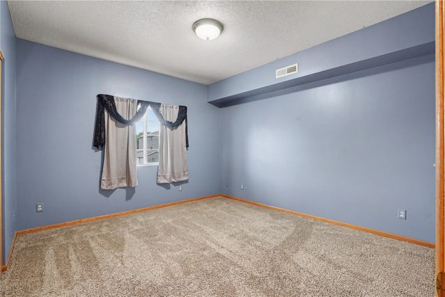 2824 Triple Crown Ln Unit 5, Iowa City, IA 52340