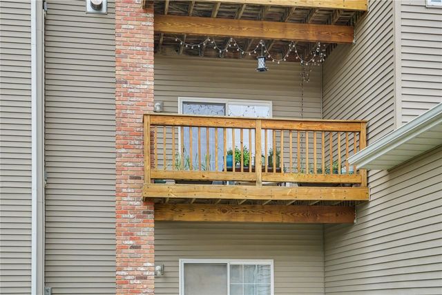 2824 Triple Crown Ln Unit 5, Iowa City, IA 52340