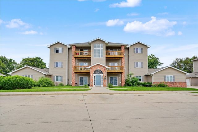 2824 Triple Crown Ln Unit 5, Iowa City, IA 52340