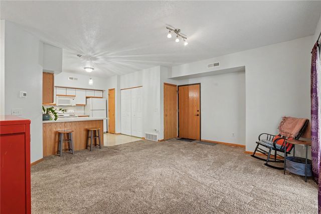 2824 Triple Crown Ln Unit 5, Iowa City, IA 52340
