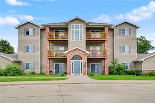 2824 Triple Crown Ln Unit 5, Iowa City, IA 52340