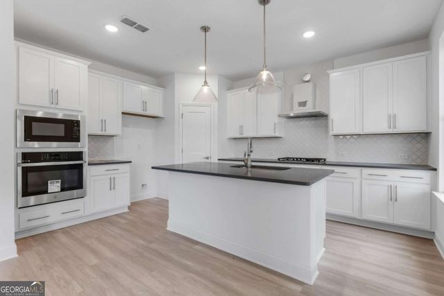 195 Hickory Grove Lane, Hoschton, GA 30548