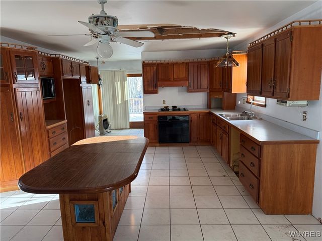 91 Wildwood Place, West Seneca, NY 14210