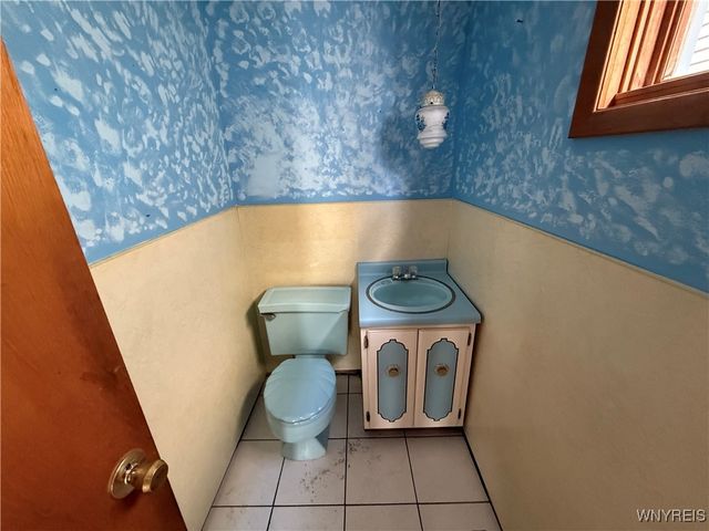 91 Wildwood Place, West Seneca, NY 14210