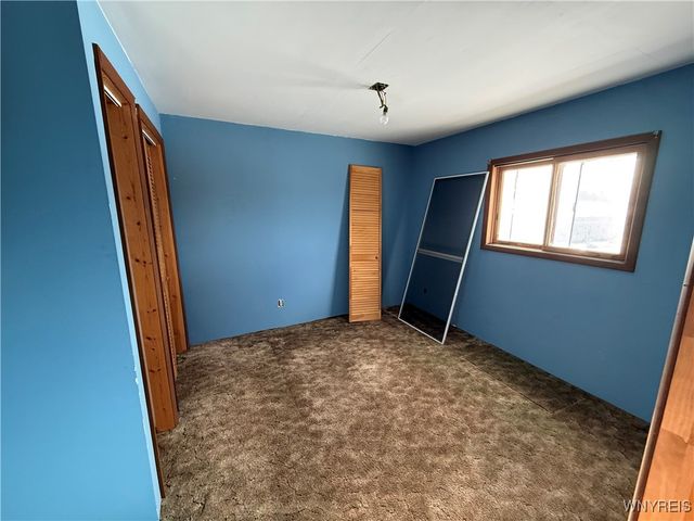 91 Wildwood Place, West Seneca, NY 14210