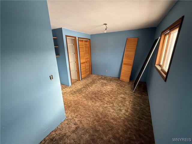 91 Wildwood Place, West Seneca, NY 14210