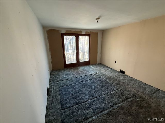 91 Wildwood Place, West Seneca, NY 14210