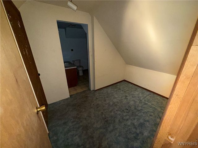 91 Wildwood Place, West Seneca, NY 14210