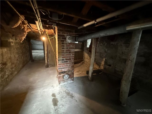 91 Wildwood Place, West Seneca, NY 14210