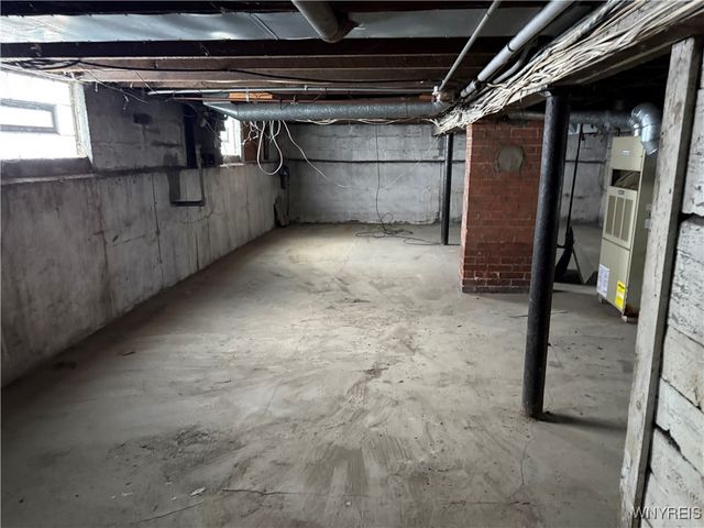 91 Wildwood Place, West Seneca, NY 14210