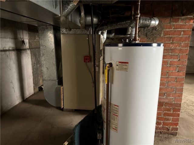 91 Wildwood Place, West Seneca, NY 14210