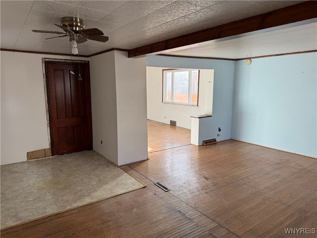 91 Wildwood Place, West Seneca, NY 14210