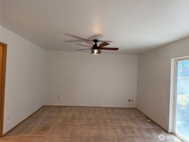 21616 94th Avenue Ct E, Spanaway, WA 98338