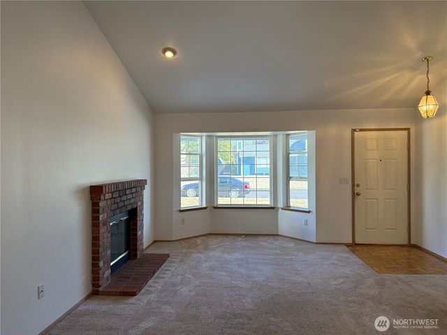 21616 94th Avenue Ct E, Spanaway, WA 98338