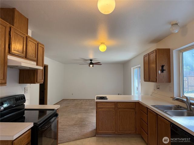 21616 94th Avenue Ct E, Spanaway, WA 98338
