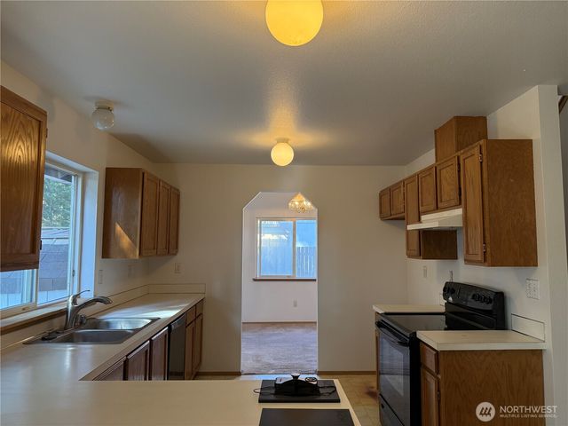21616 94th Avenue Ct E, Spanaway, WA 98338