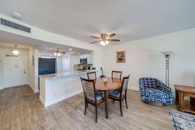 7608 NW 18th Street Unit 202, Margate, FL 33063
