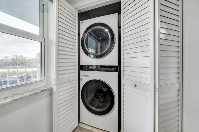 7608 NW 18th Street Unit 202, Margate, FL 33063