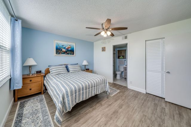 7608 NW 18th Street Unit 202, Margate, FL 33063