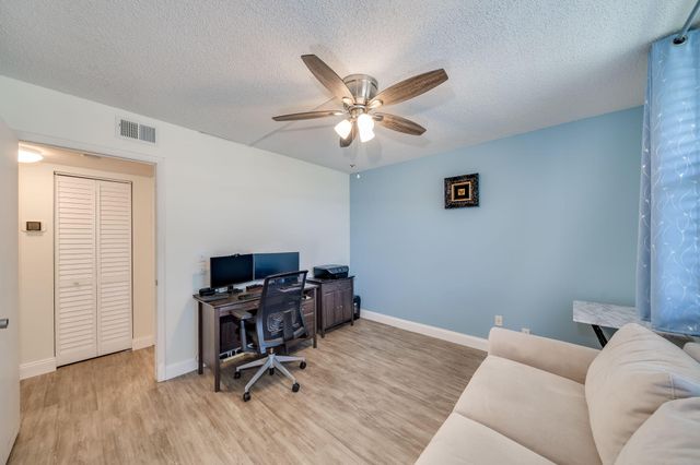 7608 NW 18th Street Unit 202, Margate, FL 33063