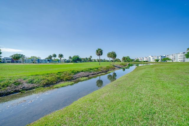 7608 NW 18th Street Unit 202, Margate, FL 33063