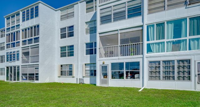 7608 NW 18th Street Unit 202, Margate, FL 33063