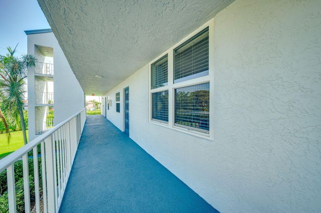 7608 NW 18th Street Unit 202, Margate, FL 33063