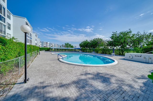 7608 NW 18th Street Unit 202, Margate, FL 33063