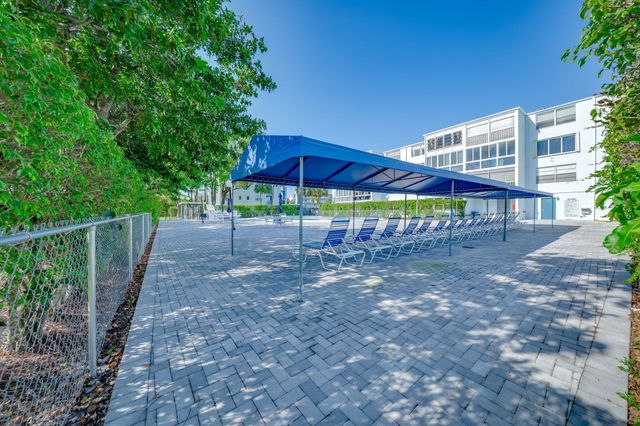 7608 NW 18th Street Unit 202, Margate, FL 33063