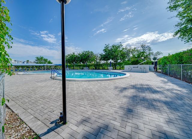 7608 NW 18th Street Unit 202, Margate, FL 33063