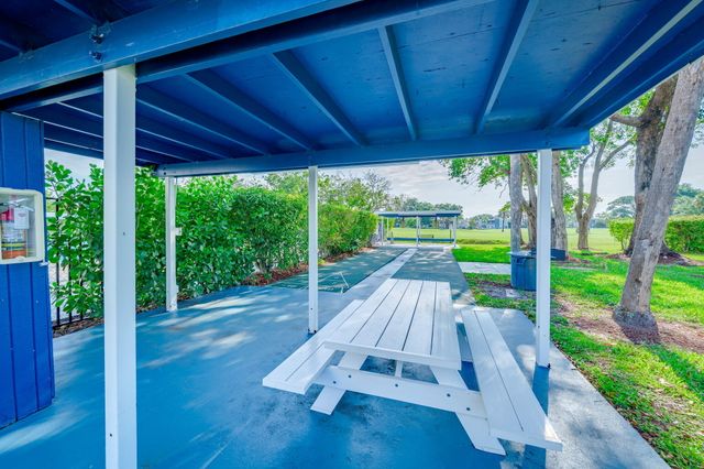 7608 NW 18th Street Unit 202, Margate, FL 33063