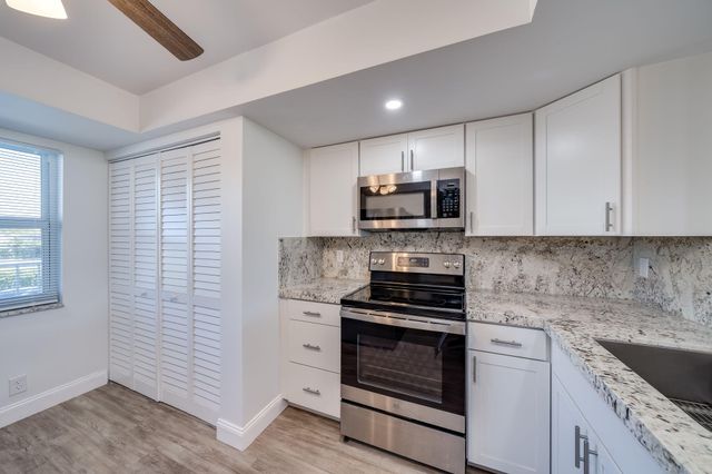 7608 NW 18th Street Unit 202, Margate, FL 33063