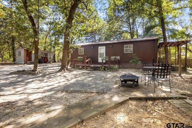 23207 Holly Road, Mineola, TX 75773