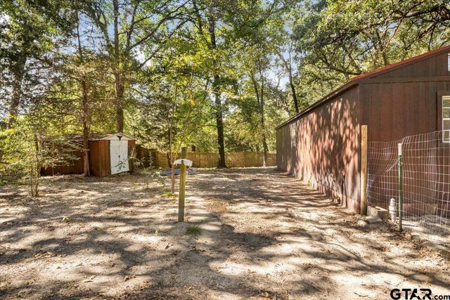 23207 Holly Road, Mineola, TX 75773