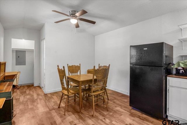 23207 Holly Road, Mineola, TX 75773