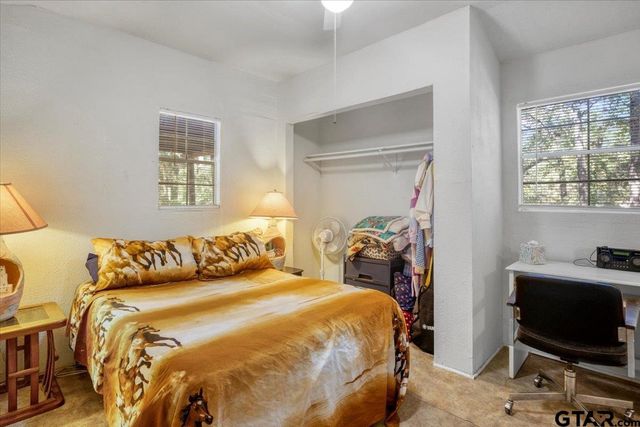 23207 Holly Road, Mineola, TX 75773