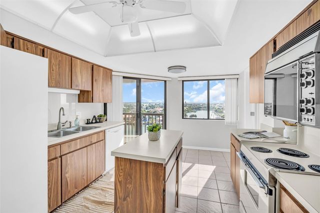 1651 SAND KEY ESTATES CT 74, Clearwater Beach, FL 33767