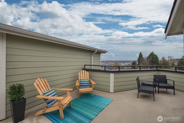 3232 15th Avenue W, Seattle, WA 98119