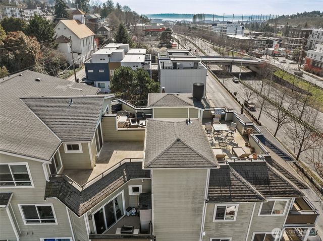 3232 15th Avenue W, Seattle, WA 98119