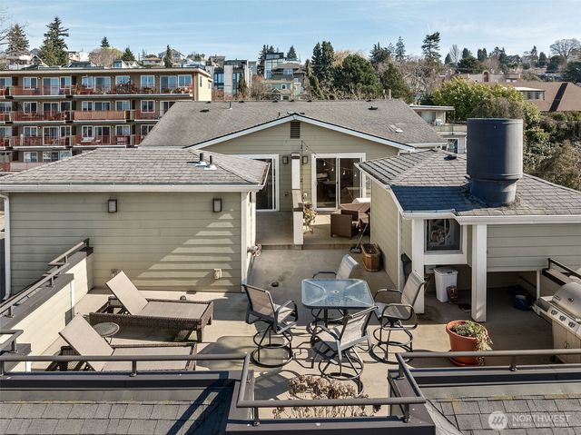 3232 15th Avenue W, Seattle, WA 98119