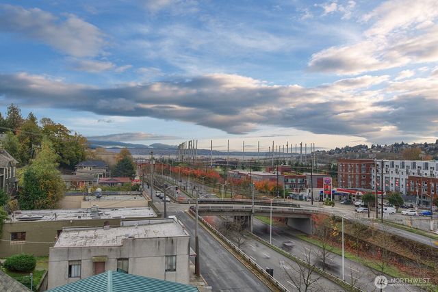 3232 15th Avenue W, Seattle, WA 98119