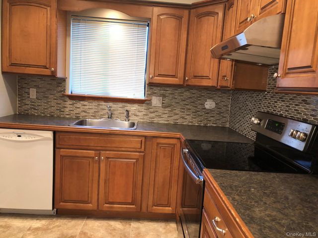 21 Scenic View, Yorktown Heights, NY 10598